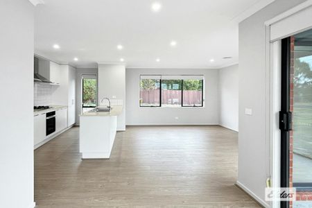 THREE BEDROOM TWO BATHROOMS - Photo 4