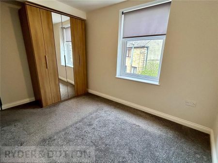 2 bedroom end of terrace house to rent - Photo 2