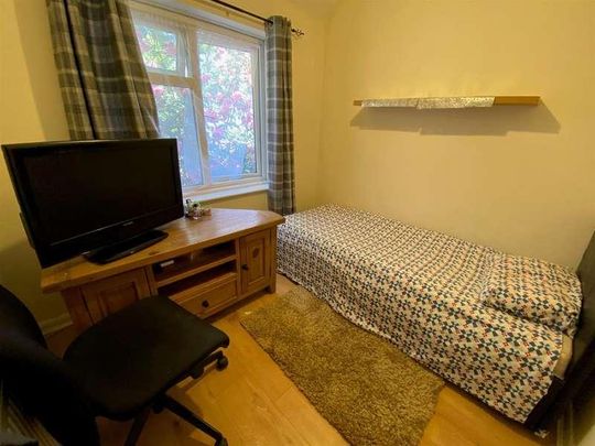 Eastfield Road, Dagenham, RM10 - Photo 1