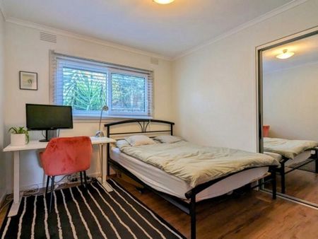 MODERN AND SPACIOUS - Photo 5