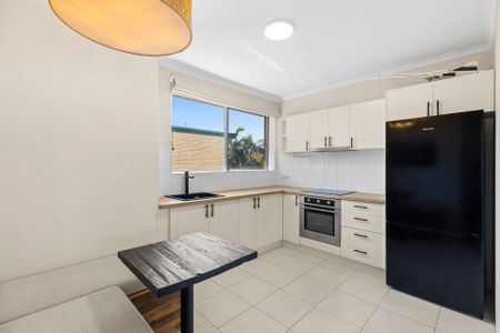 Fully Furnished Apartment - Photo 2