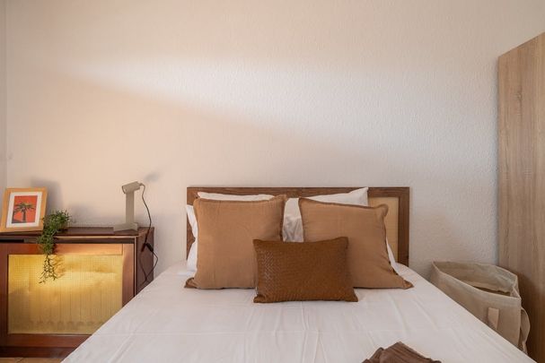 Carrer de Bailèn, Barcelona, Catalonia 08037 - Photo 1