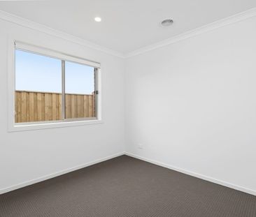 PERFECT LOCATION | 4 BEDROOMS | MODERN DESIGN - Photo 4