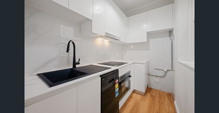 CHIC RENOVATED 1-BEDROOM ART DECO GEM - Photo 5