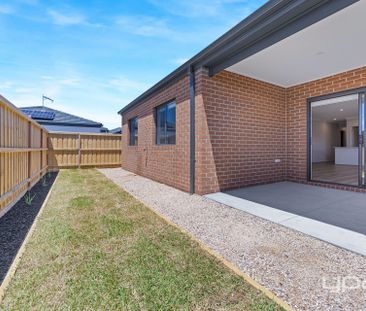 BRAND NEW FAMILY HOME! - Photo 3