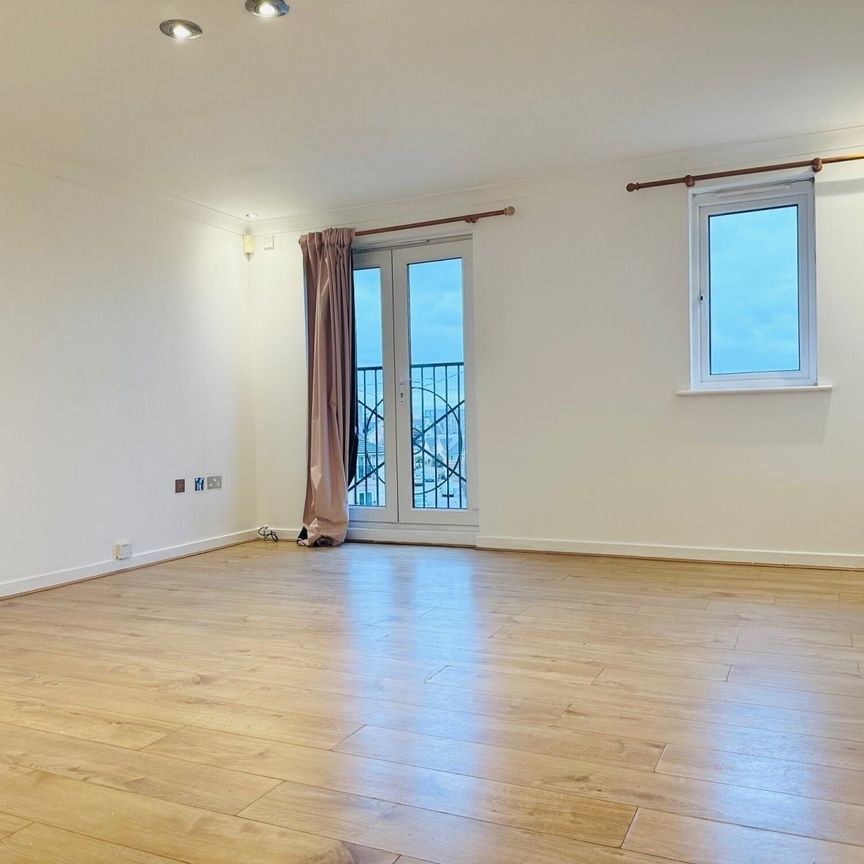 Trafalgar Court, Barking, IG11 - Photo 1