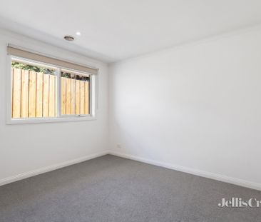 77 Graham Road, Viewbank - Photo 4