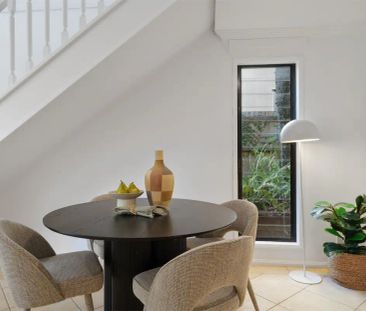 “Townhouse in Prime Toowong Position” - Photo 2
