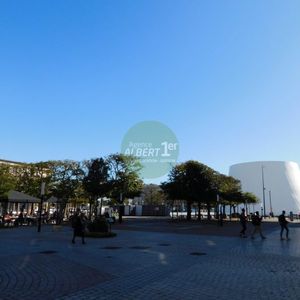 HALLES CENTRALES - PLEIN CENTRE VILLE - Photo 3