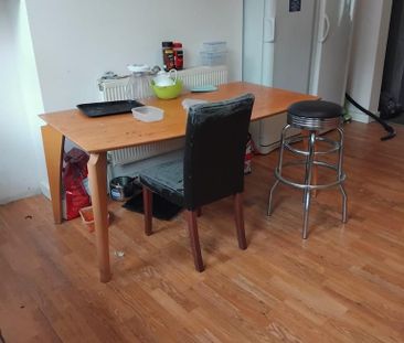 9 bedroom house to rent - Photo 2