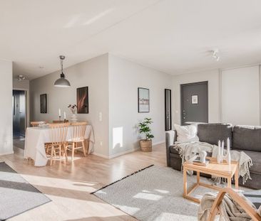 Diktarvägen 7, Huvudsta - Photo 2