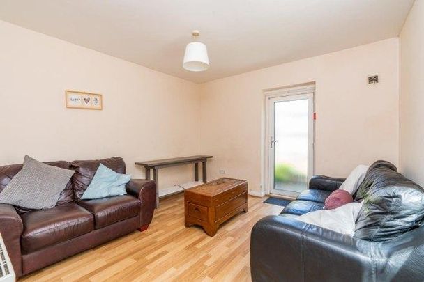 4 bedroom house share to rent - Photo 1