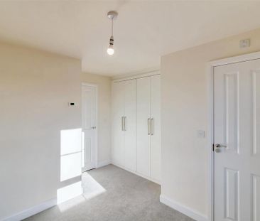 3 bedroom end of terrace house to rent - Photo 6