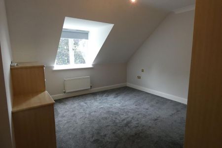 3 bedroom flat to rent - Photo 3