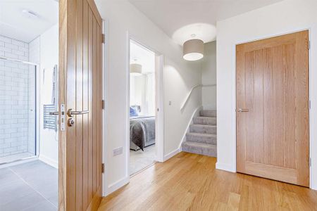 4 bedroom townhouse to rent - Photo 2