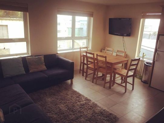 12 Stuart Gardens (STUDENT LET), Portstewart, BT55 7AS - Photo 1