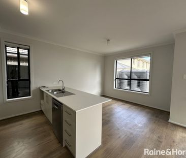 Cosy 3-Bedroom Home for Rent in Hillcrest! - Photo 5