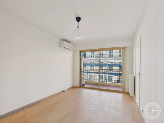 Appartement 1 pièce Terrasse - Rue Lascaris - Nice Le Port - Photo 1