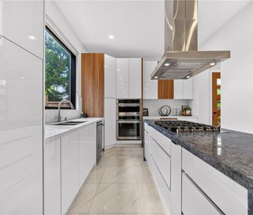 1526 BRIDGE Road, Oakville, Ontario, L6L2E3 - Photo 1