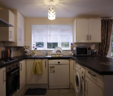1 bedroom in a house share to rent - Photo 5