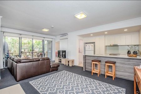 Varsity Lakes - Photo 5