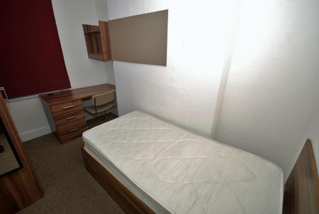 5 bedroom flat to rent - Photo 3