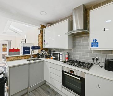 4 Bed Terraced House, Chingford Road, E17 - Photo 6