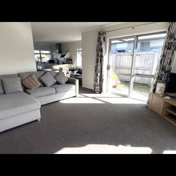 Modern and Spacious In Papamoa! - Photo 1