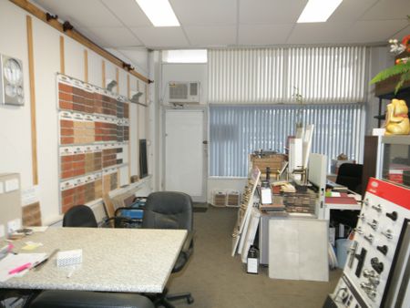 Versatile Shop Opportunity in the Heart of Noble Park - Photo 3