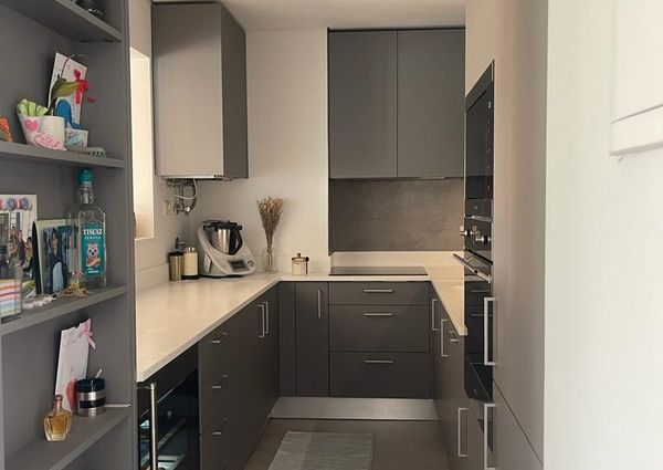 APARTAMENTO T2 REMODELADO - QUINTA BELOURA COM TERRAÇO E PISCINA