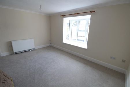 Market Street, Crewkerne - Photo 2