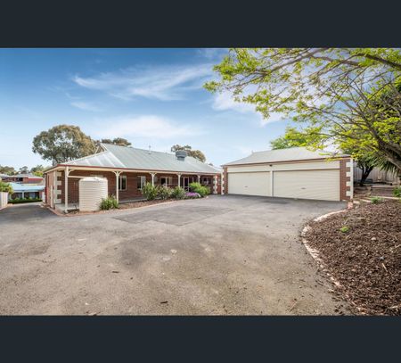 78 Mistletoe Street, Golden Square, Vic 3555 - Photo 3