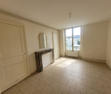 Location Appartement 3 pièces 52m² SABLE SUR SARTHE 72300 - Photo 2