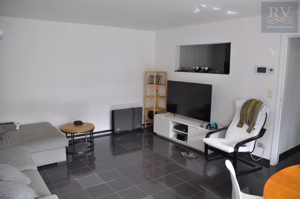 INSTAPKLAAR EN GEZELLIG DUPLEX-APPARTEMENT MET 2 SLPK'S NABIJ CENTRUM HASSELT - Foto 1