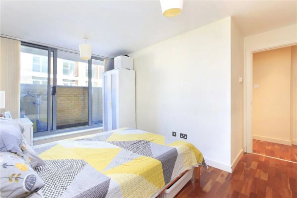 2 bedroom flat in 2A Balham Hill - Photo 1