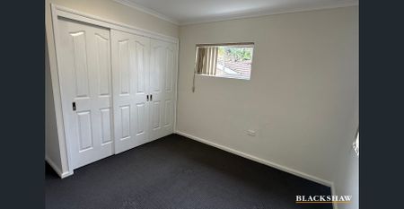 Spacious 3 - Bedroom Home in Prime Location! - Photo 3