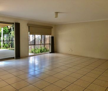 2/27 McCOWAN STREET, Ashmore, Qld 4214 - Photo 3