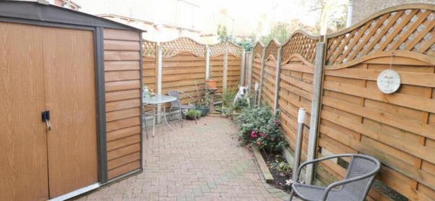 2 bedroom end of terrace house to rent - Photo 1