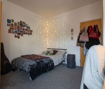 Cosy flat on vibrant Crwys Road - Photo 4