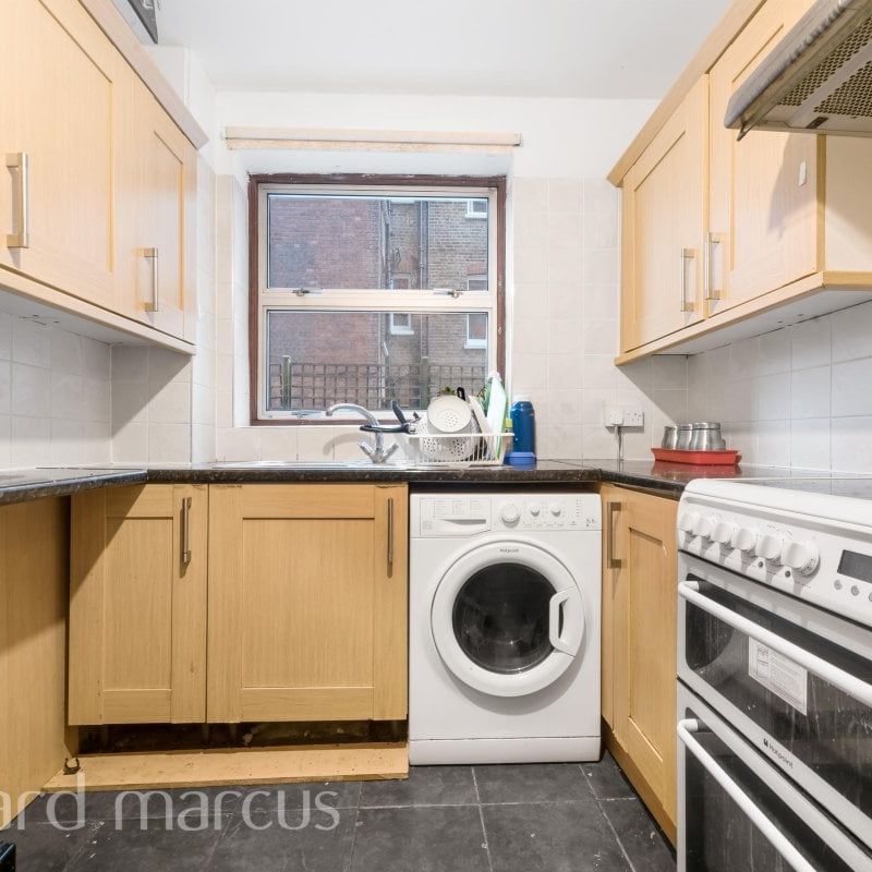 52 Parkgate Road, London - Photo 1