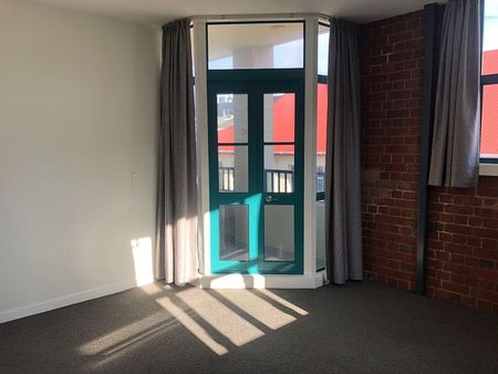 Character 3 Bedroom apartment - Photo 5