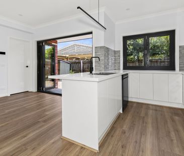 Luxurious Low-Maintenance Living in a Blue-Chip location! - Photo 3