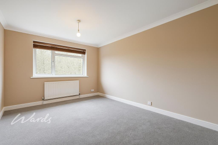 3 bedroom end of terrace house to rent - Photo 4