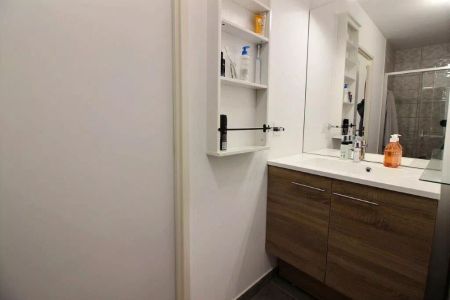 Trois Lucs : Appartement T2 Meublé avec Terrasse et Box en sous-sol. - Photo 4