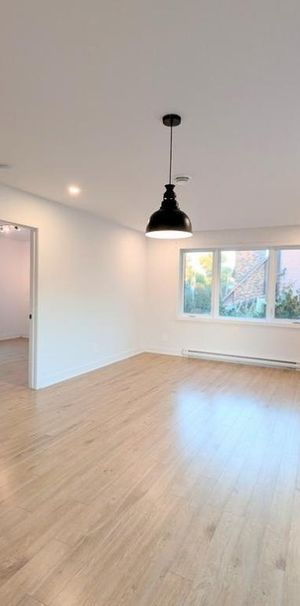 Nouvelle construction 1er juin** Condo 3 1/2 Vieux Longueuil Rive-Sud - Photo 1