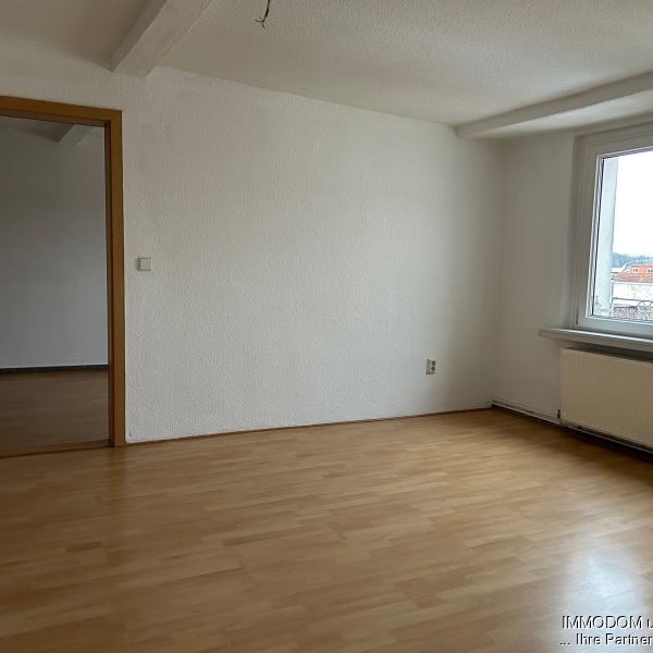 Gesucht? Gefunden... 4-Zi.-Wohnung im Dachgeschoss für Familien oder Paare zu vermieten! - Photo 1