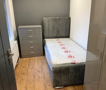 Room in a Shared House, Mansell Road, L6 - Photo 5