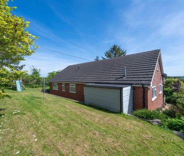 3 bedroom detached bungalow to rent - Photo 2