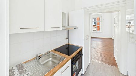 METZ CENTRE PROCHE CATHEDRALE - F2 - FRAICHEMENT RENOVE - Photo 2