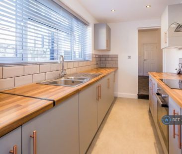 2 bedroom terraced house to rent - Photo 5